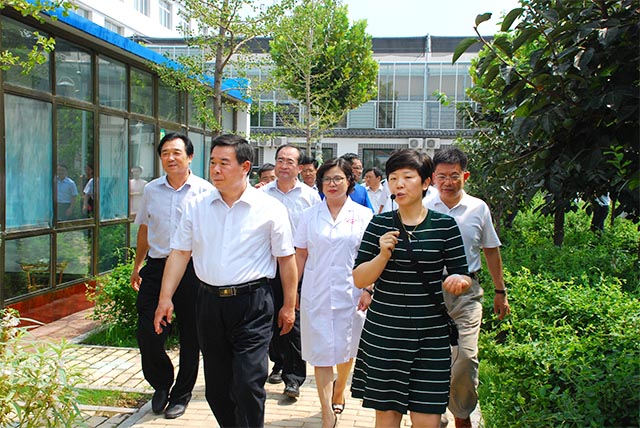 市委副書記、市長(zhǎng)劉曙光到濰坊市市立醫(yī)院峽山分院和綠康源養(yǎng)老康復(fù)中心