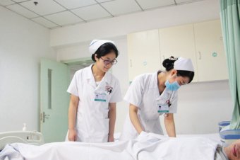 用愛(ài)心與責(zé)任心喚醒患者——記王奶奶胃癌晚期伴糖尿病入住腫瘤胸外科